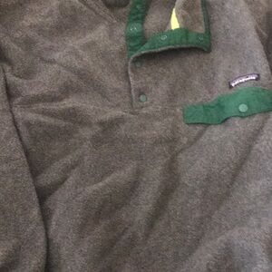Patagonia Men’s Green-Trim Gray Fleece Snap Polo